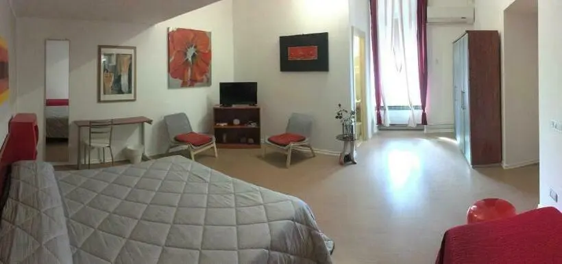 デラックスの4人部屋, Aria Di Casa