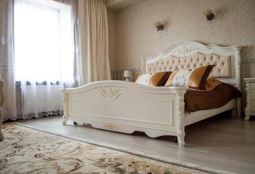 سوییت اجرایی, Maximus