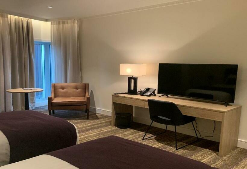 标准间, Porter S Plainland