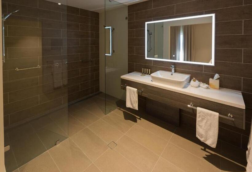 家庭套房, Porter S Plainland