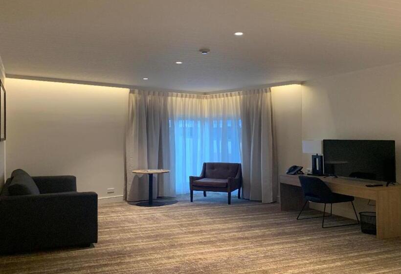 标准工作室, Porter S Plainland