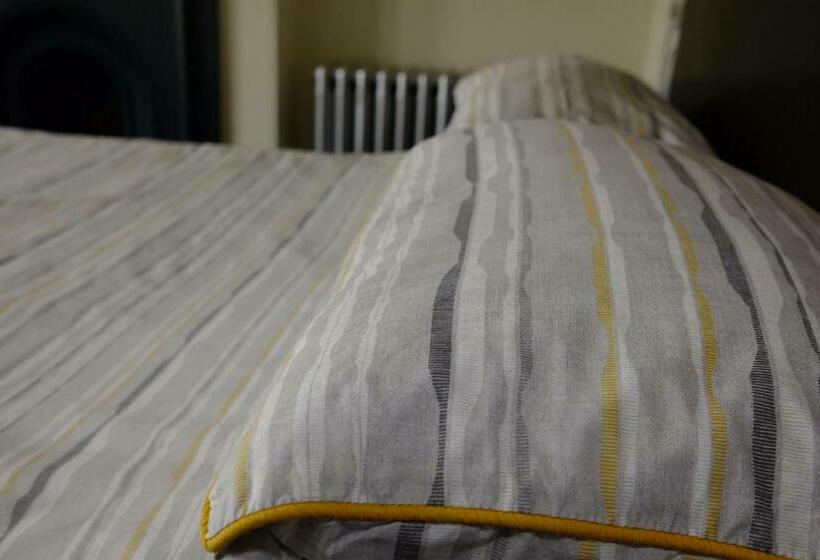 חדר סטנדרט עם מיטת קינג, Bedlam House