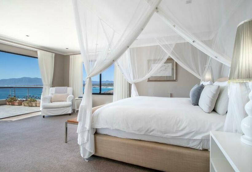 جناح دور أخير, Cliff Lodge