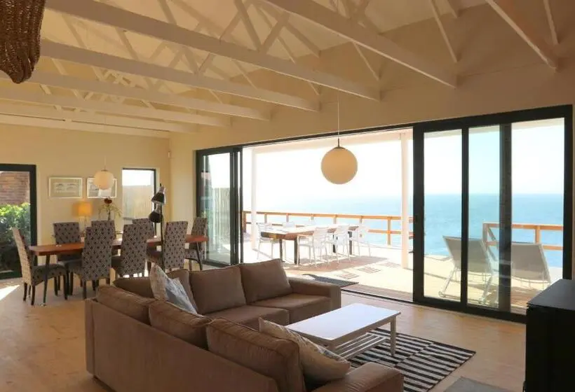 デラックスバンガロー, Cliff Lodge
