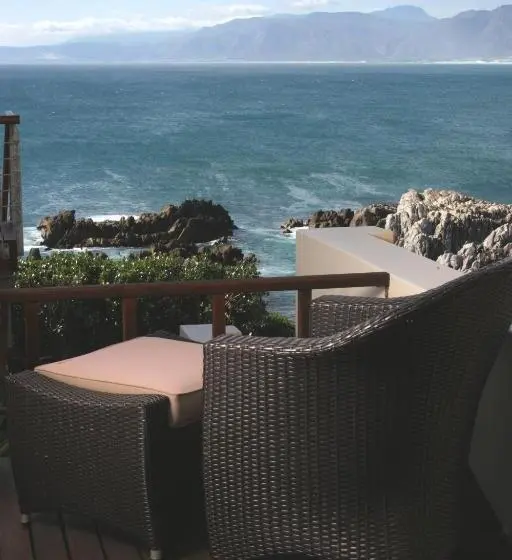 スタンダードルーム, Cliff Lodge