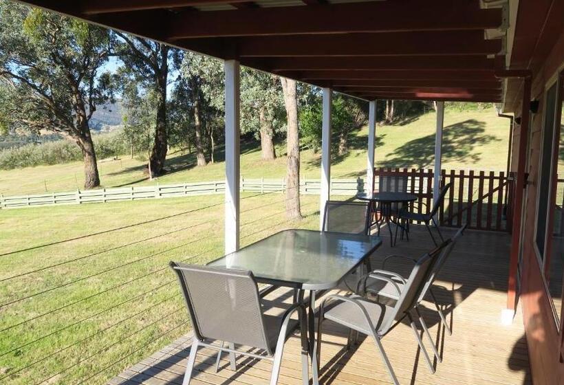 בית, 3 חדרי שינה, The Black Sparrow