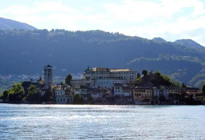 Suite with lake view, B&b Al Dom