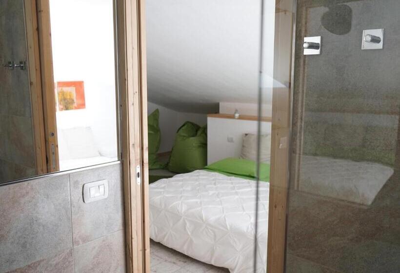 חדר סטנדרט לארבעה, B&b Porto Del Bivio