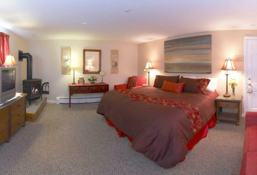 キングサイズベッドのデラックスルーム, Lamb And Lion Inn