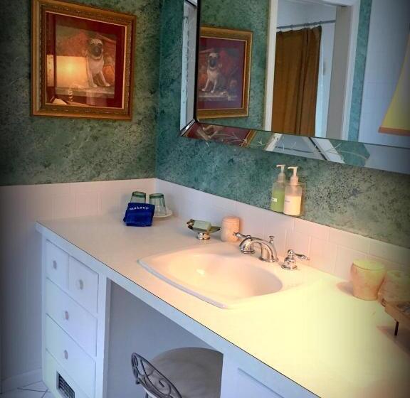 ハイドロマッサージバス付きスイート, Lamb And Lion Inn