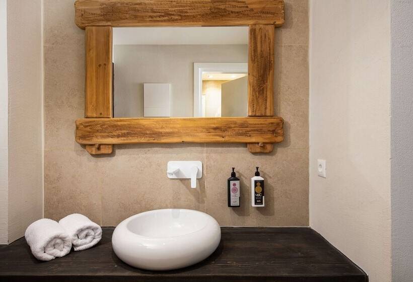 Comfort room with balcony