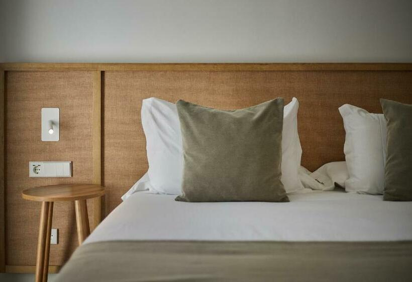 سوییت جونیور با چشم‌انداز دریا, Sofia Alcudia Beach