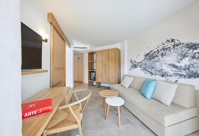 سوئیت جونیور با تراس, Sofia Alcudia Beach