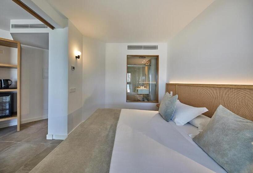 سوییت جونیور با چشم‌انداز دریا, Sofia Alcudia Beach