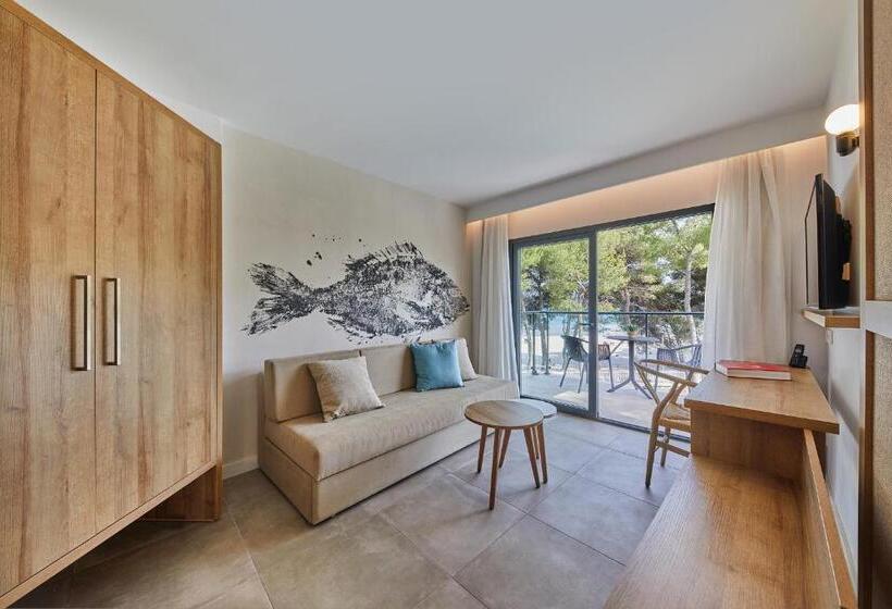 سوییت جونیور با چشم‌انداز دریا, Sofia Alcudia Beach