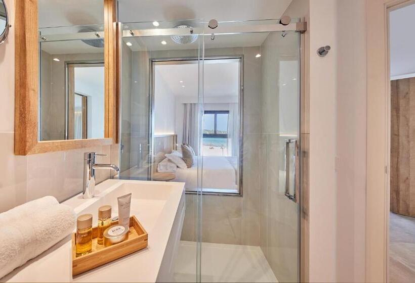 سوییت جونیور با چشم‌انداز دریا, Sofia Alcudia Beach