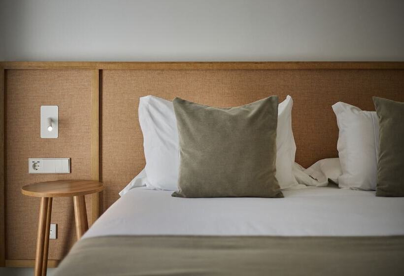 سوییت جونیور با چشم‌انداز دریا, Sofia Alcudia Beach