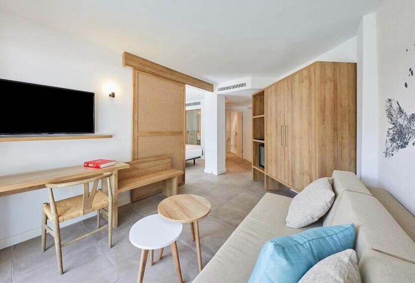 سوئیت جونیور با تراس, Sofia Alcudia Beach