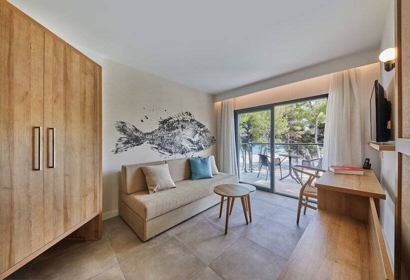 سوئیت جونیور با تراس, Sofia Alcudia Beach