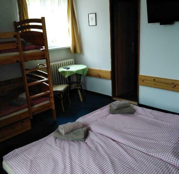 חדר סטנדרט לארבעה, Penzion Iris Krkonoše