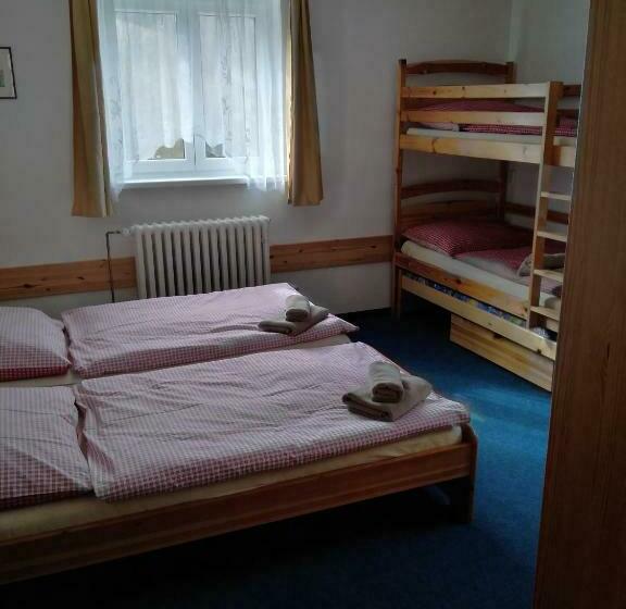 חדר סטנדרט לארבעה, Penzion Iris Krkonoše