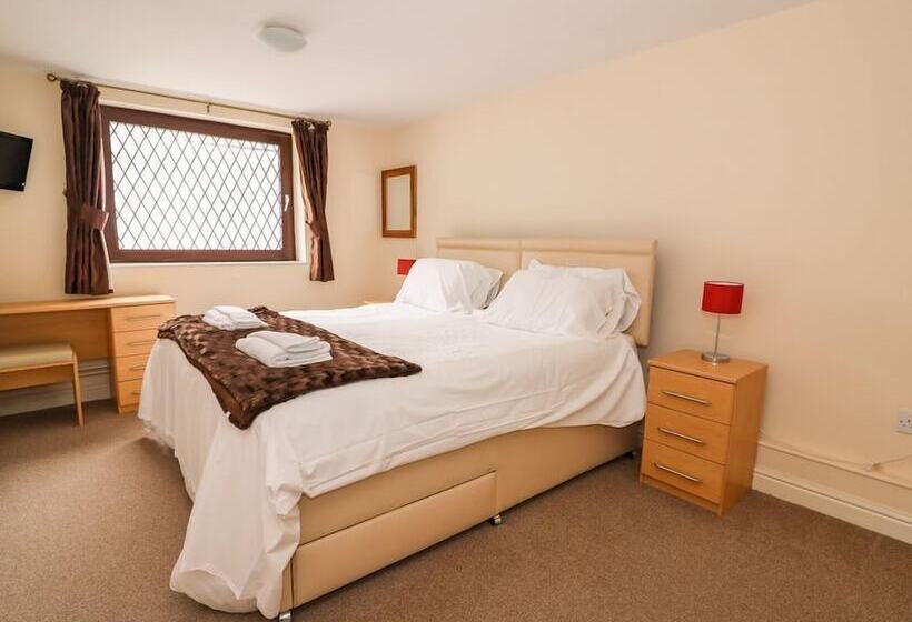 标准间, Old Tredegar Arms