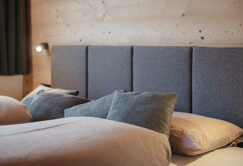 חדר סופריור עם מרפסת, Berghotel Sanví