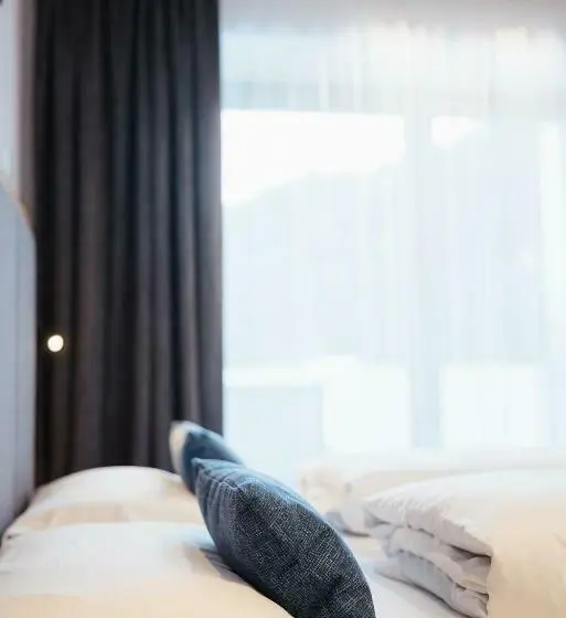 バルコニー付きスタンダードルーム, Berghotel Sanví