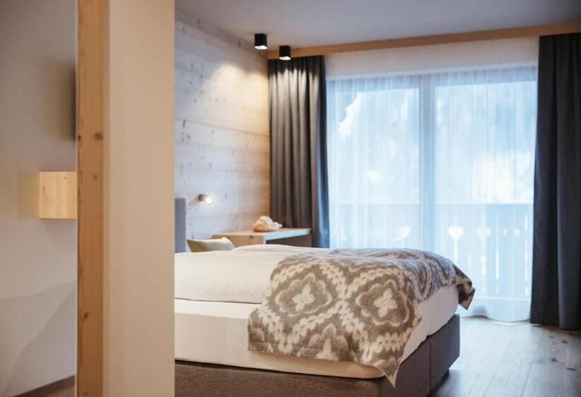 חדר סטנדרט עם מרפסת, Berghotel Sanví