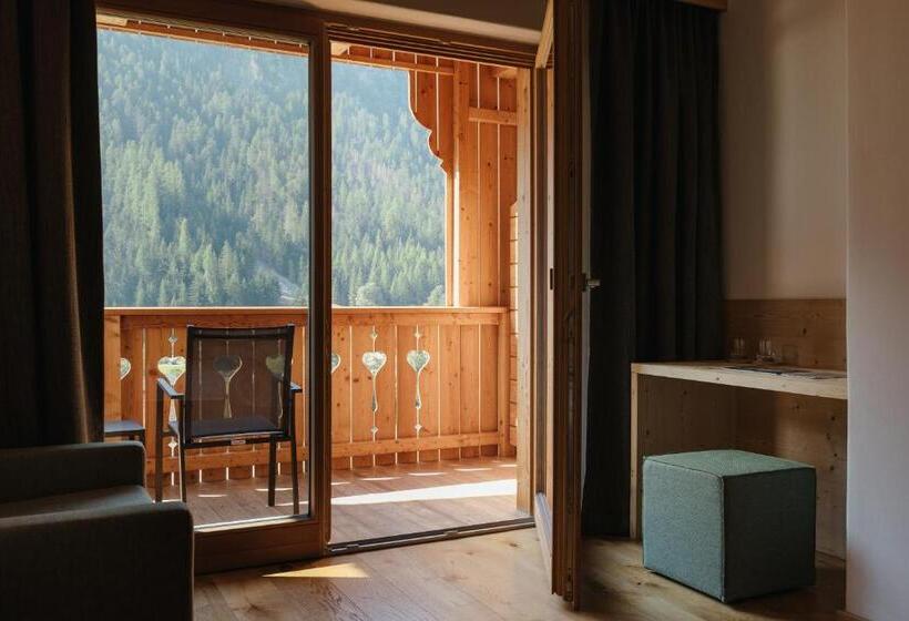 חדר סופריור עם מרפסת, Berghotel Sanví