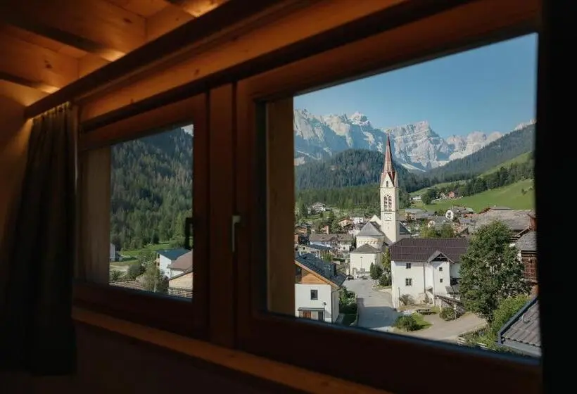 山の見えるスーペリアルーム, Berghotel Sanví