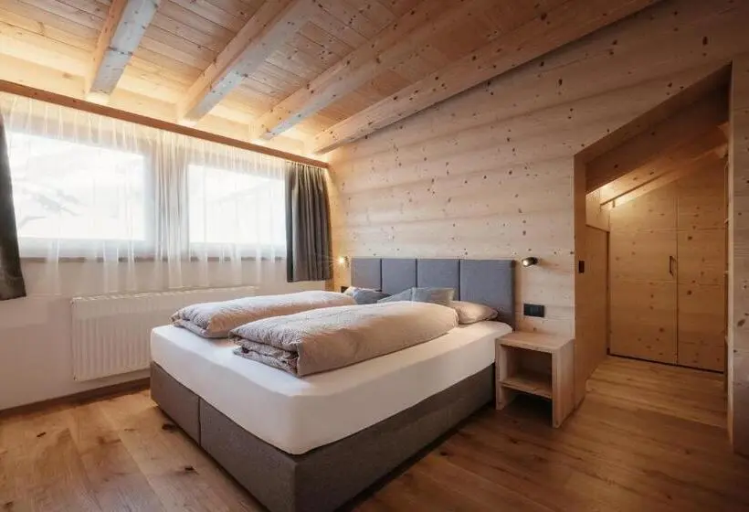 山の見えるスーペリアルーム, Berghotel Sanví