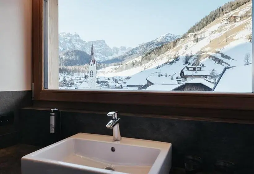 山の見えるスーペリアルーム, Berghotel Sanví