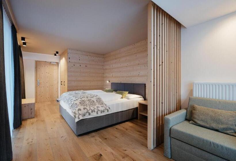 חדר סופריור עם נוף להרים, Berghotel Sanví