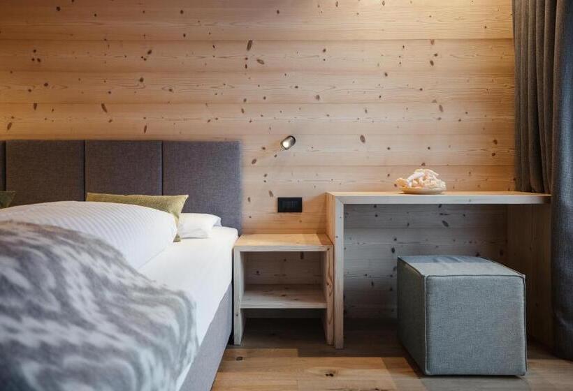 חדר סופריור עם מרפסת, Berghotel Sanví