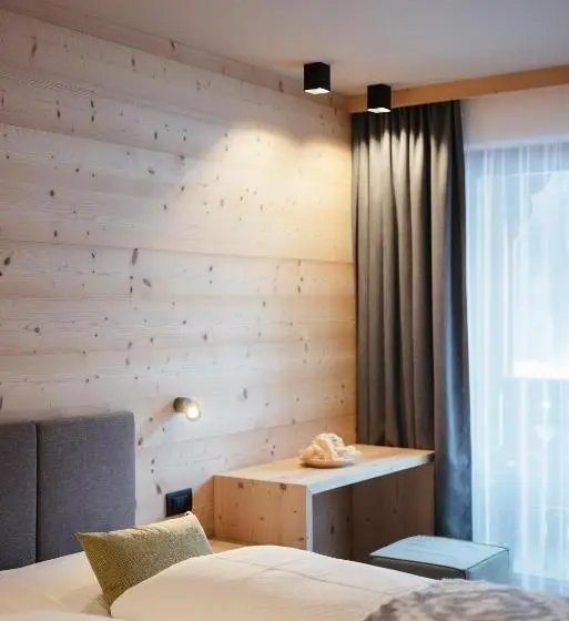 バルコニー付きスーペリアルーム, Berghotel Sanví