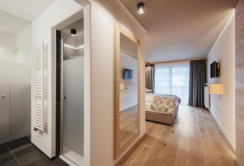 חדר סופריור עם מרפסת, Berghotel Sanví