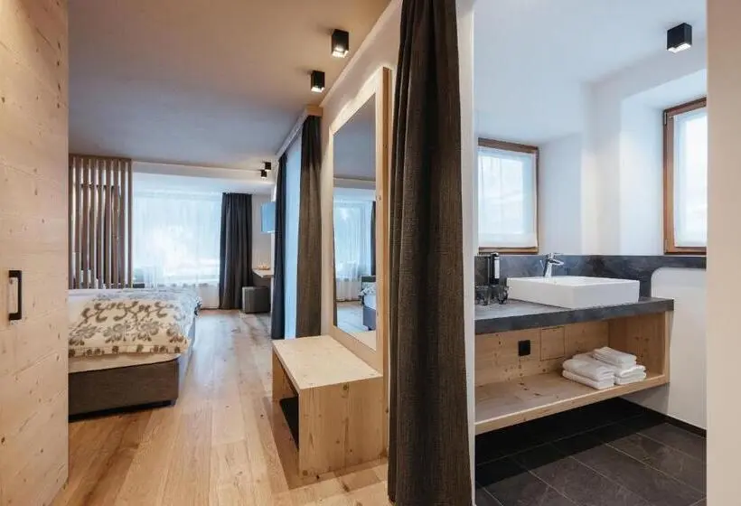 バルコニー付きスーペリアルーム, Berghotel Sanví