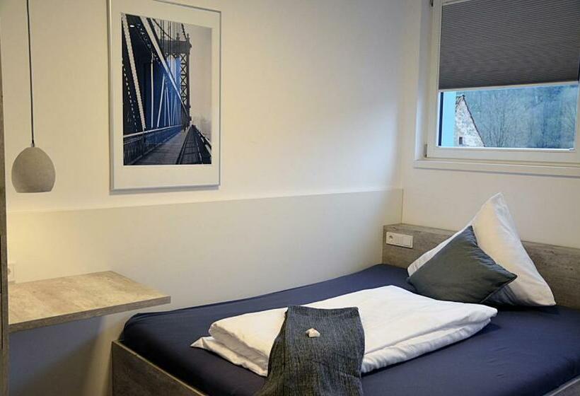 Номер Стандарт, Quartierrestaurant Zum Hannes