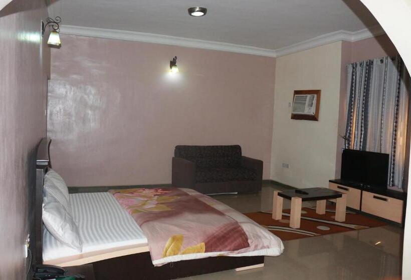 اتاق لوکس با تخت بزرگ, K Orbit Hotels & Suites