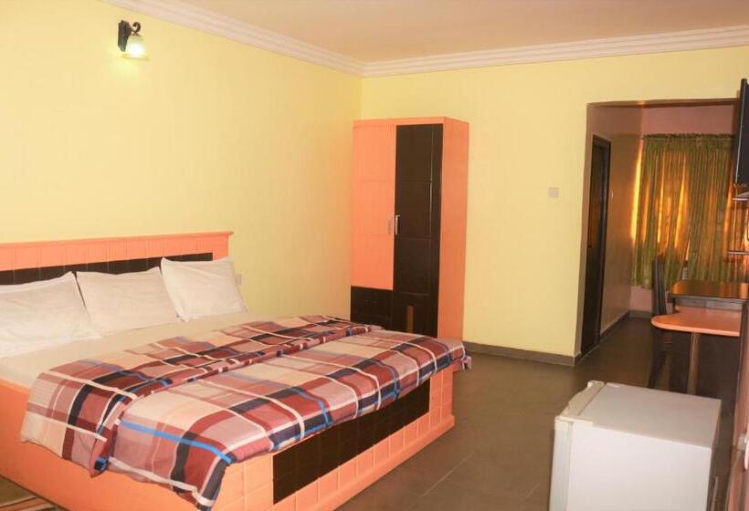 استودیوی سوپریور, K Orbit Hotels & Suites