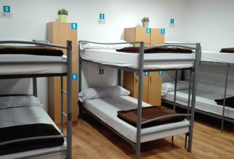 Кровать в Общей Комнате, Albergue Boente