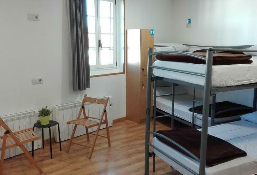 ルームシェアのワンベッド, Albergue Boente