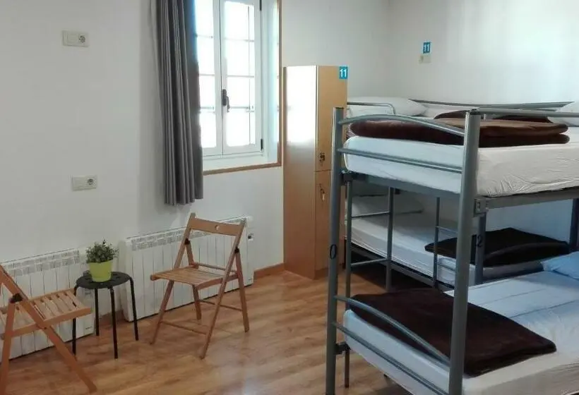 ルームシェアのワンベッド, Albergue Boente