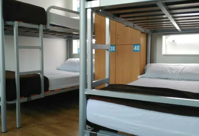 スタンダード4人部屋, Albergue Boente