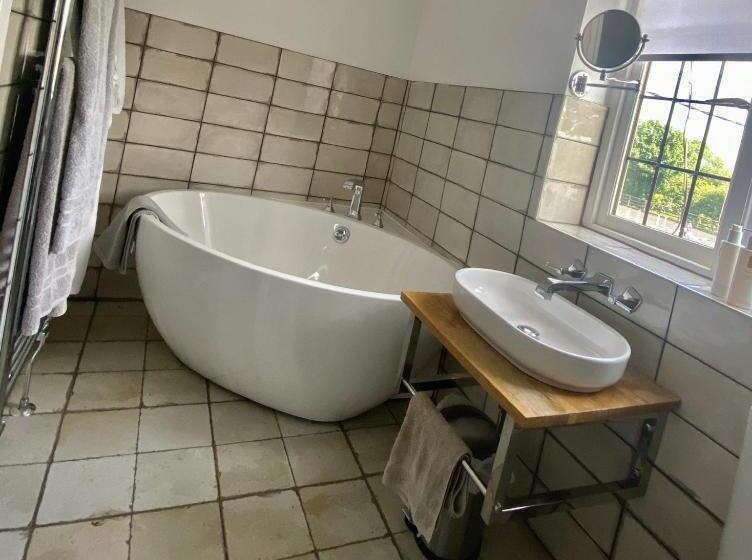 デラックスルーム, Chadwell Hill Farm