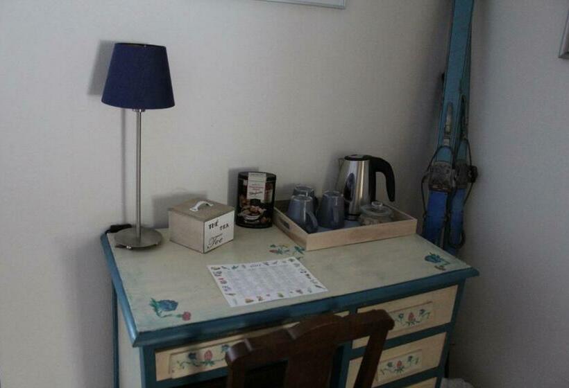 חדר סטנדרט לשלושה, Ekorregården