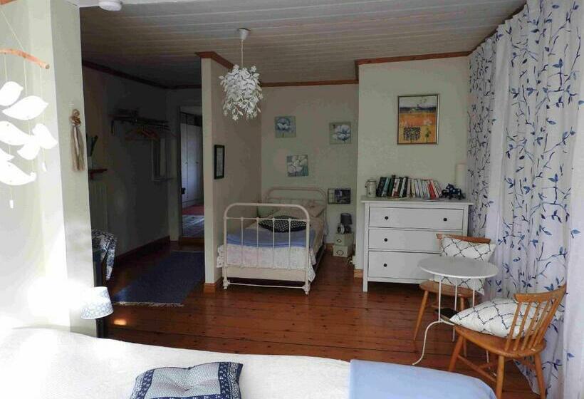 חדר סטנדרט לשלושה, Ekorregården