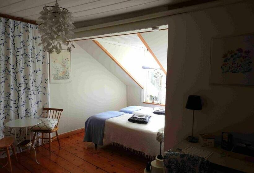 标准三人间, Ekorregården