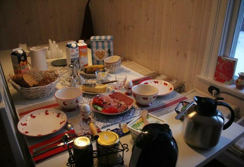 חדר סטנדרט לשלושה, Ekorregården